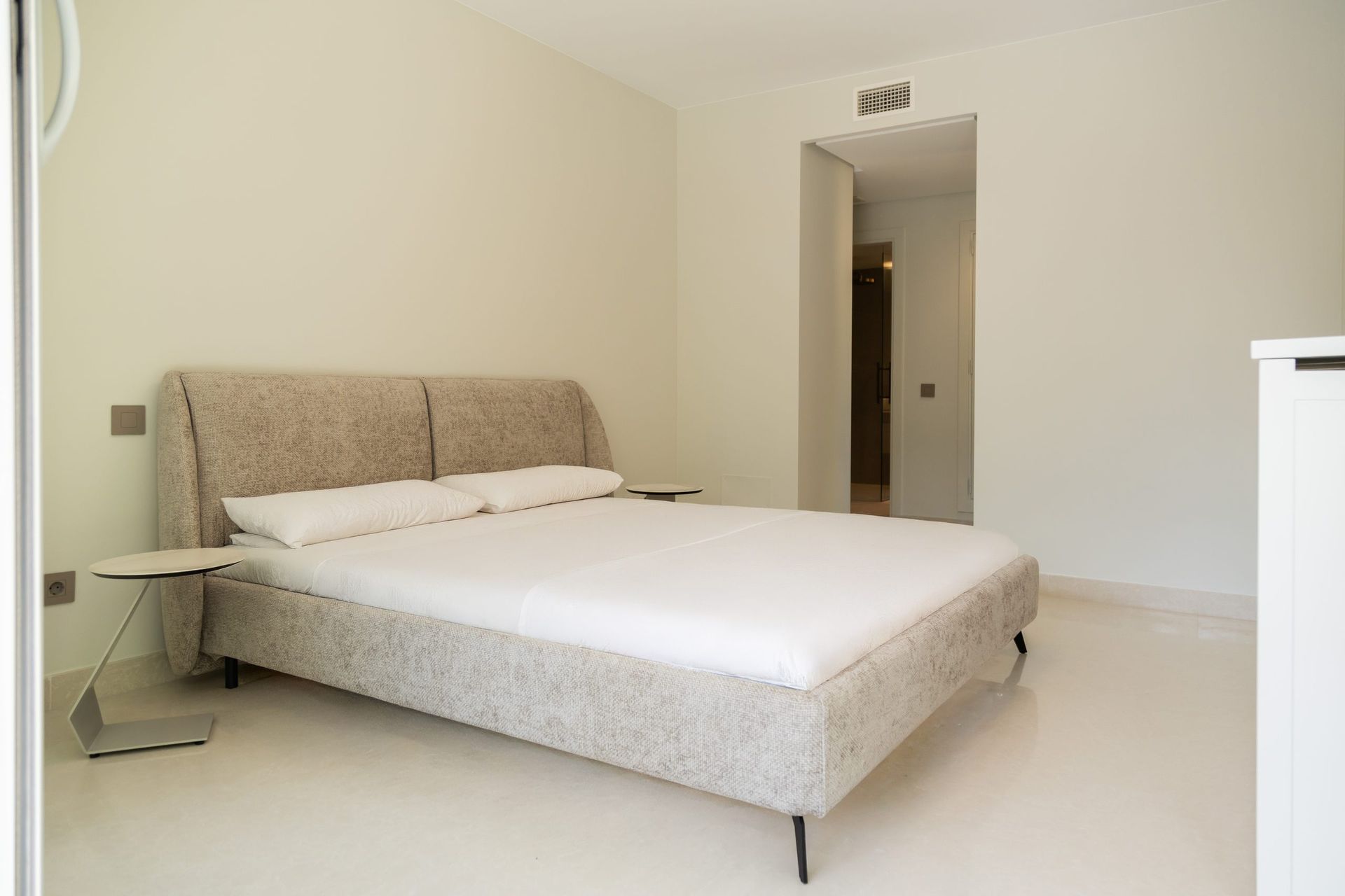 Renoverad lyxlägenhet med trädgård till salu i Sol de Mallorca