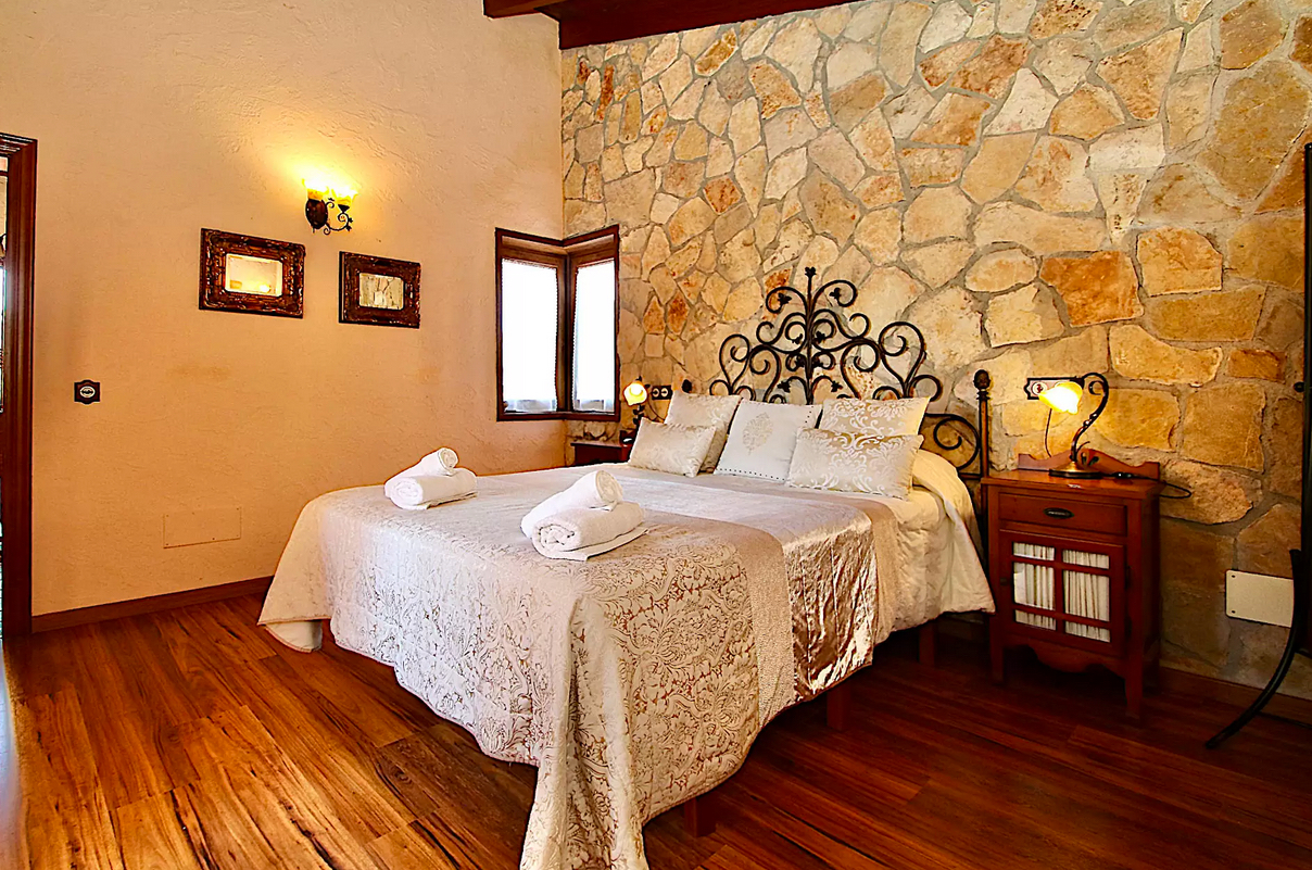 Investment Finca with Holiday Rental License in Bunyola