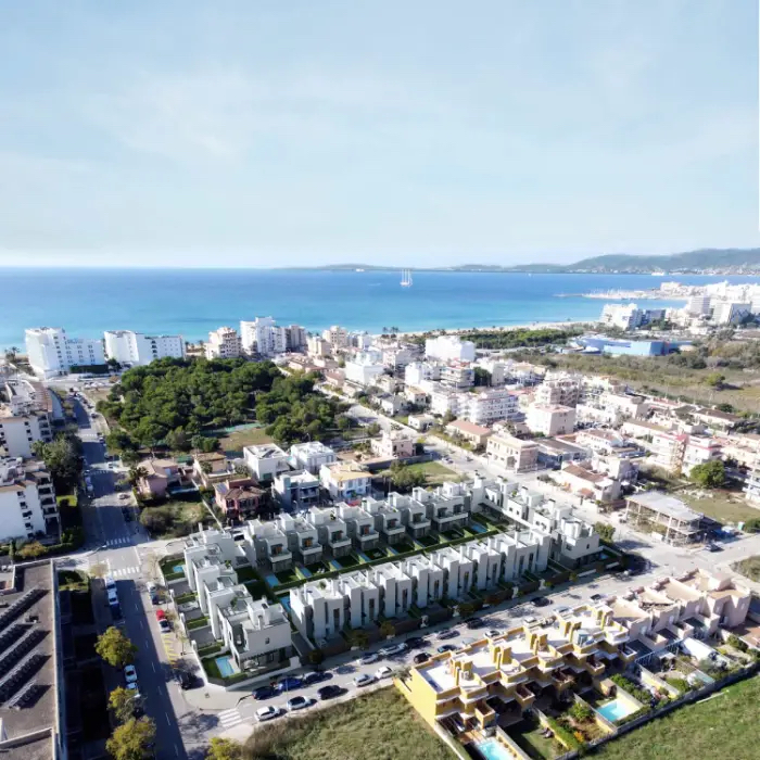 Modern Townhouse for sale in Palma, only 400 m from the Beach