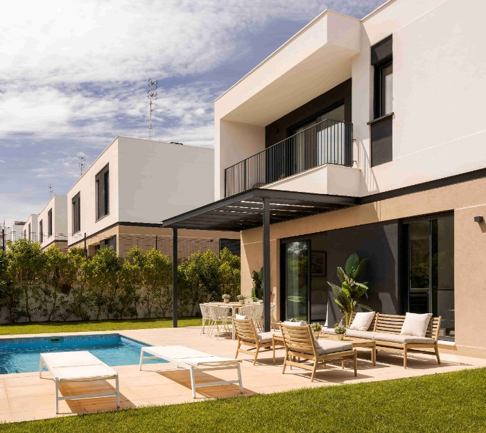 New Semi-Detached house with pool for sale in Puig de Ros