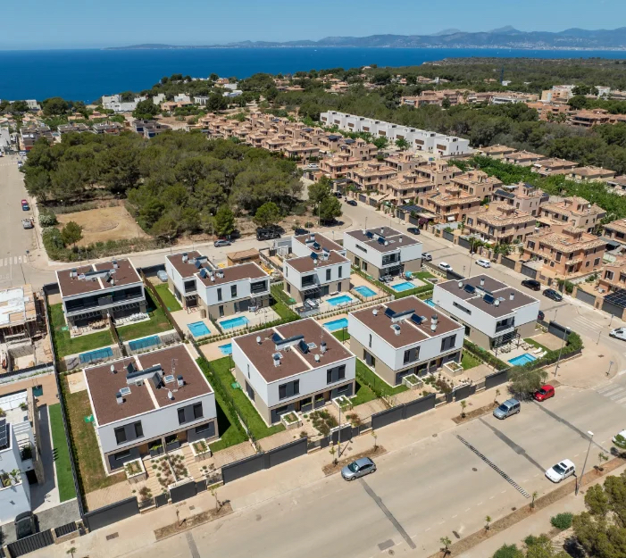 New Semi-Detached house with pool for sale in Puig de Ros