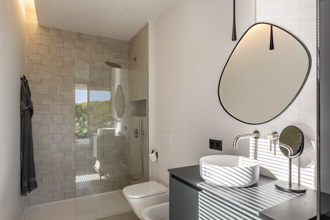 Contemporary Luxury Villa for Sale near Port Adriano