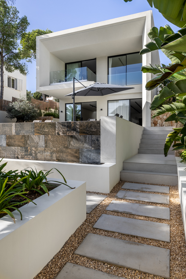 Contemporary Luxury Villa for Sale near Port Adriano