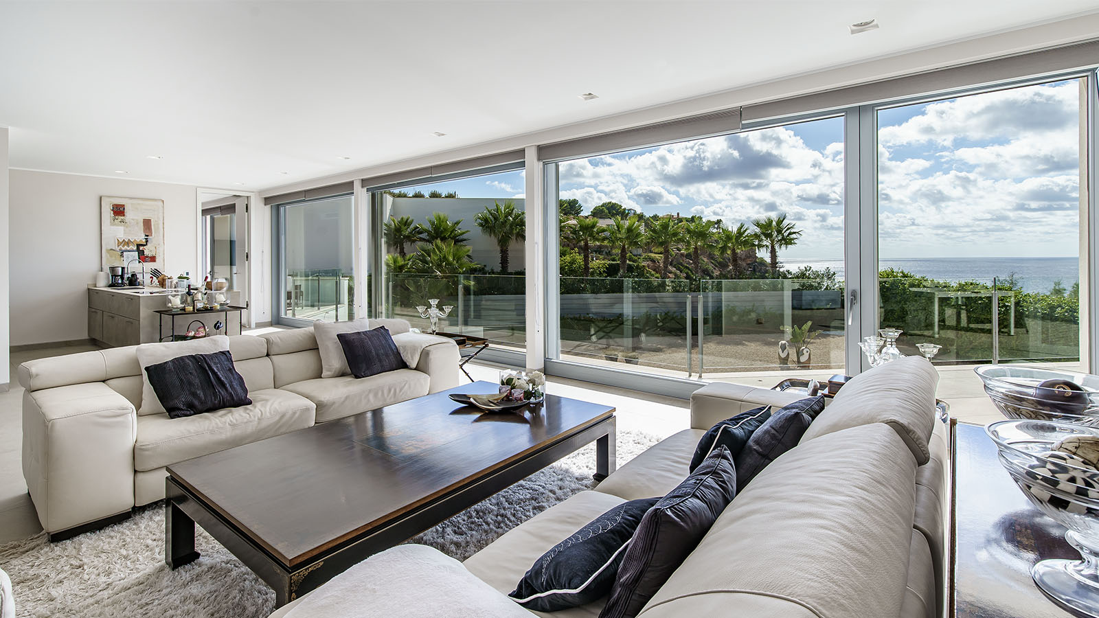 Luxurious Villa for Sale with Panoramic Sea Views near Port Adriano