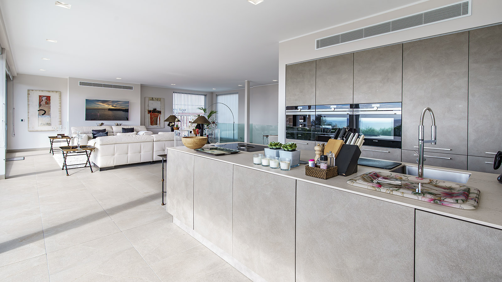 Luxurious Villa for Sale with Panoramic Sea Views near Port Adriano