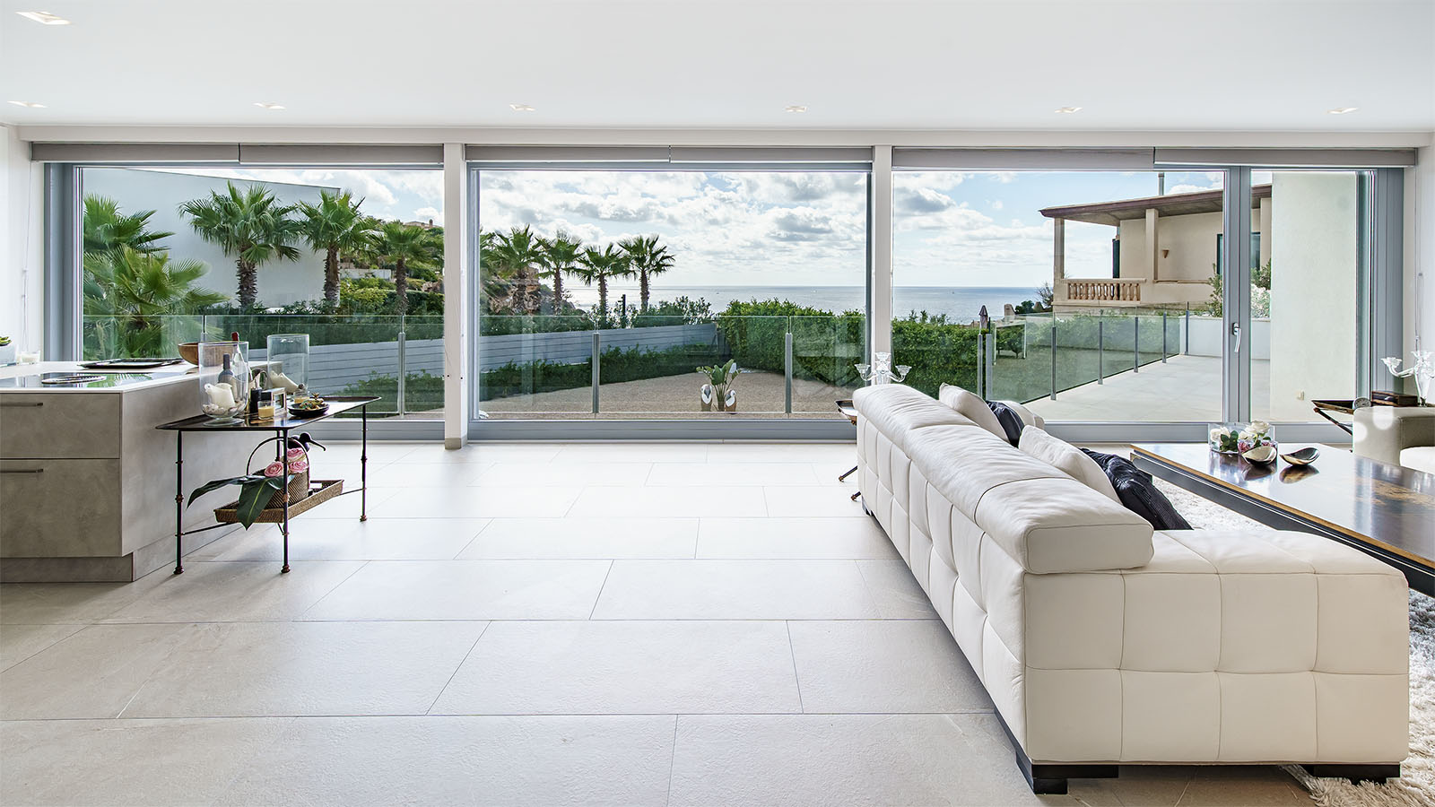 Luxurious Villa for Sale with Panoramic Sea Views near Port Adriano