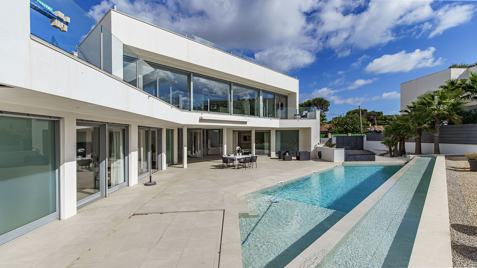 Luxurious Villa for Sale with Panoramic Sea Views near Port Adriano