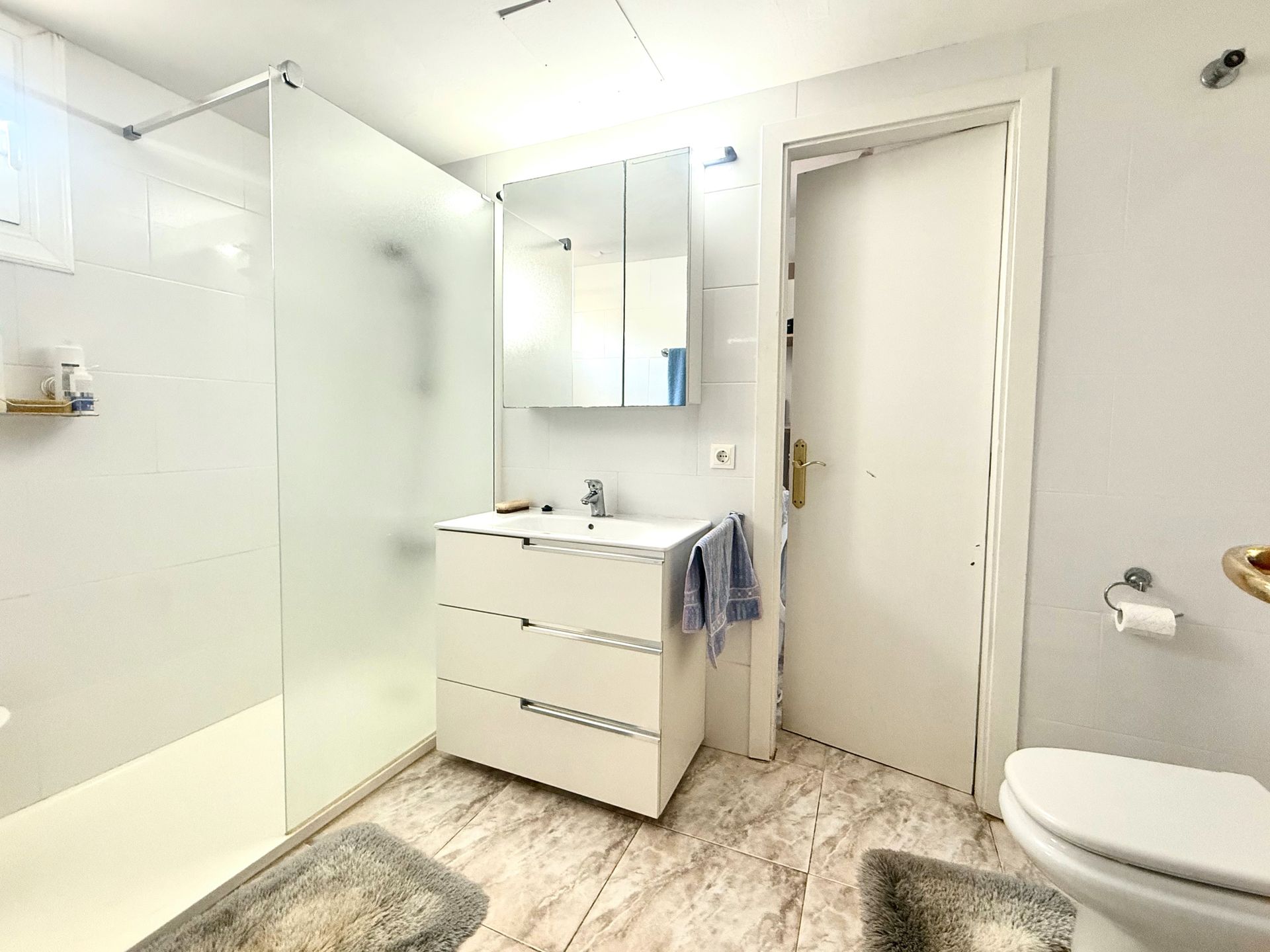 Роскошная квартира на продажу в первой линии моря в Санта-Понсе с потрясающим видом на море