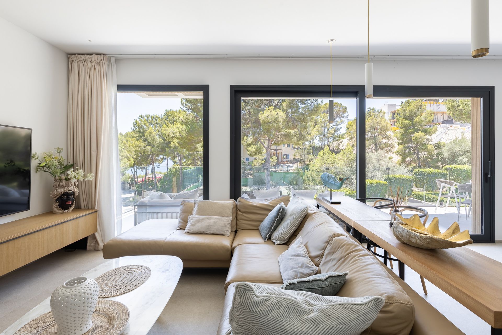 Luxury Villa with Separate Guest House for Sale in Camp de Mar