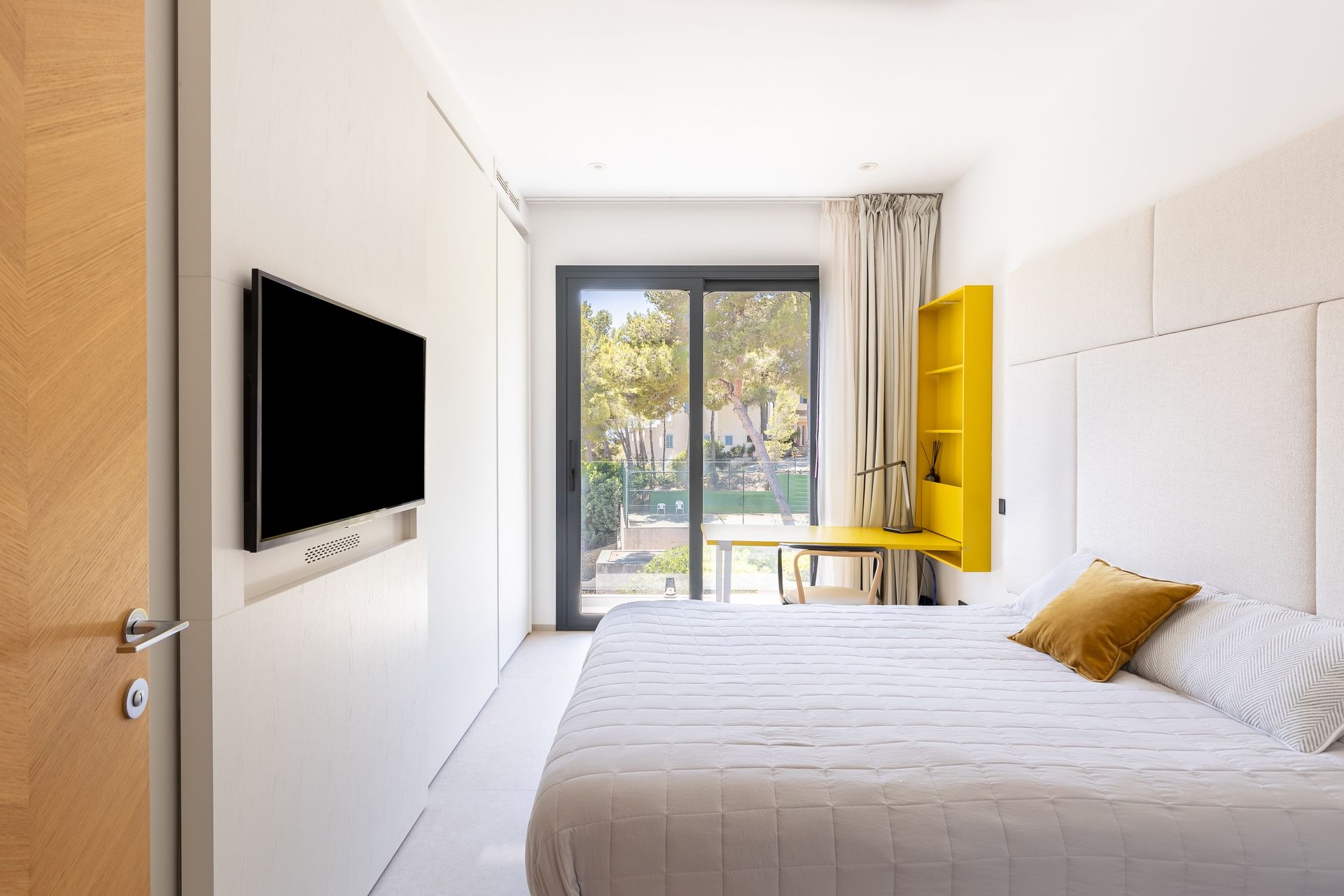 Luxury Villa with Separate Guest House for Sale in Camp de Mar