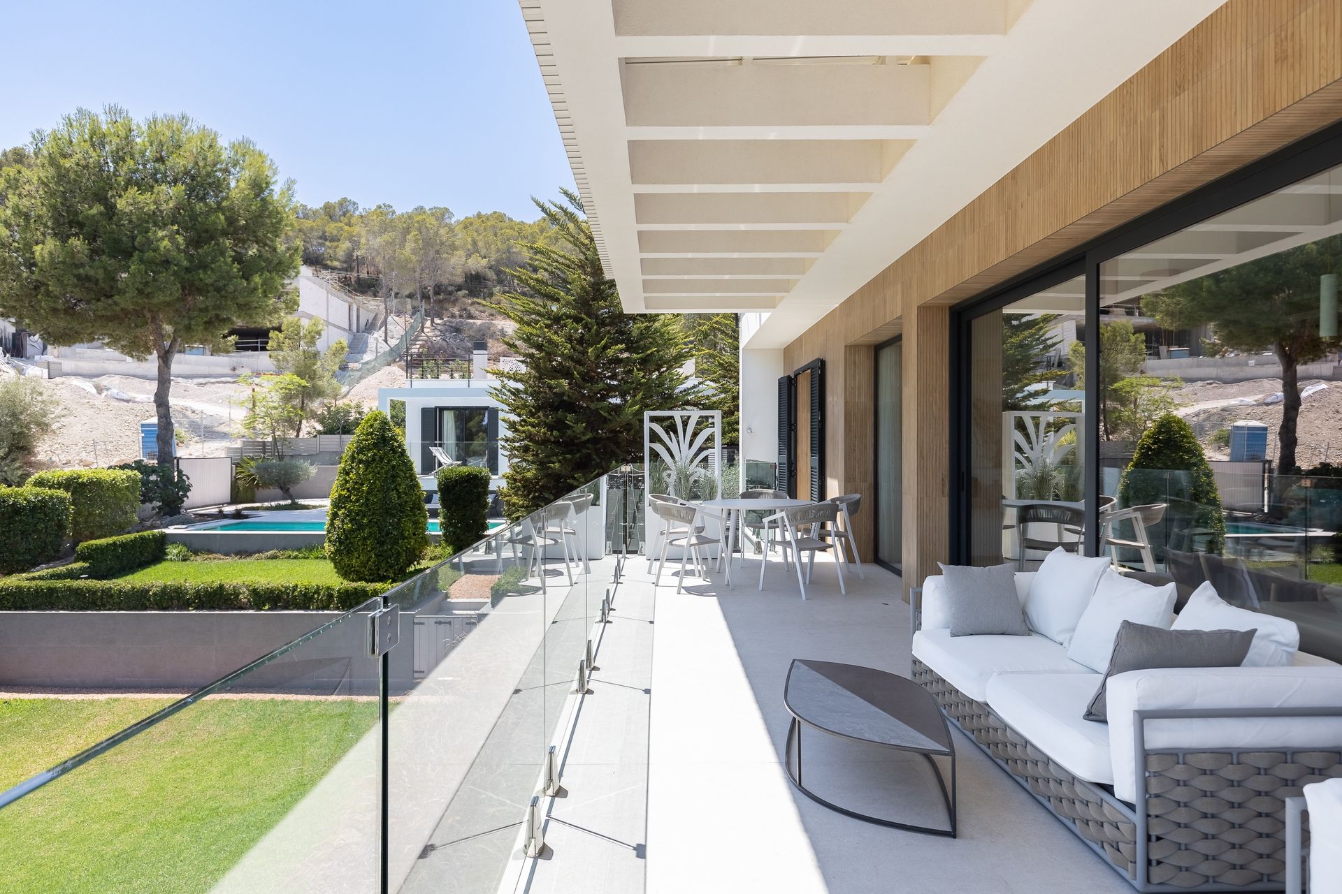 Luxury Villa with Separate Guest House for Sale in Camp de Mar