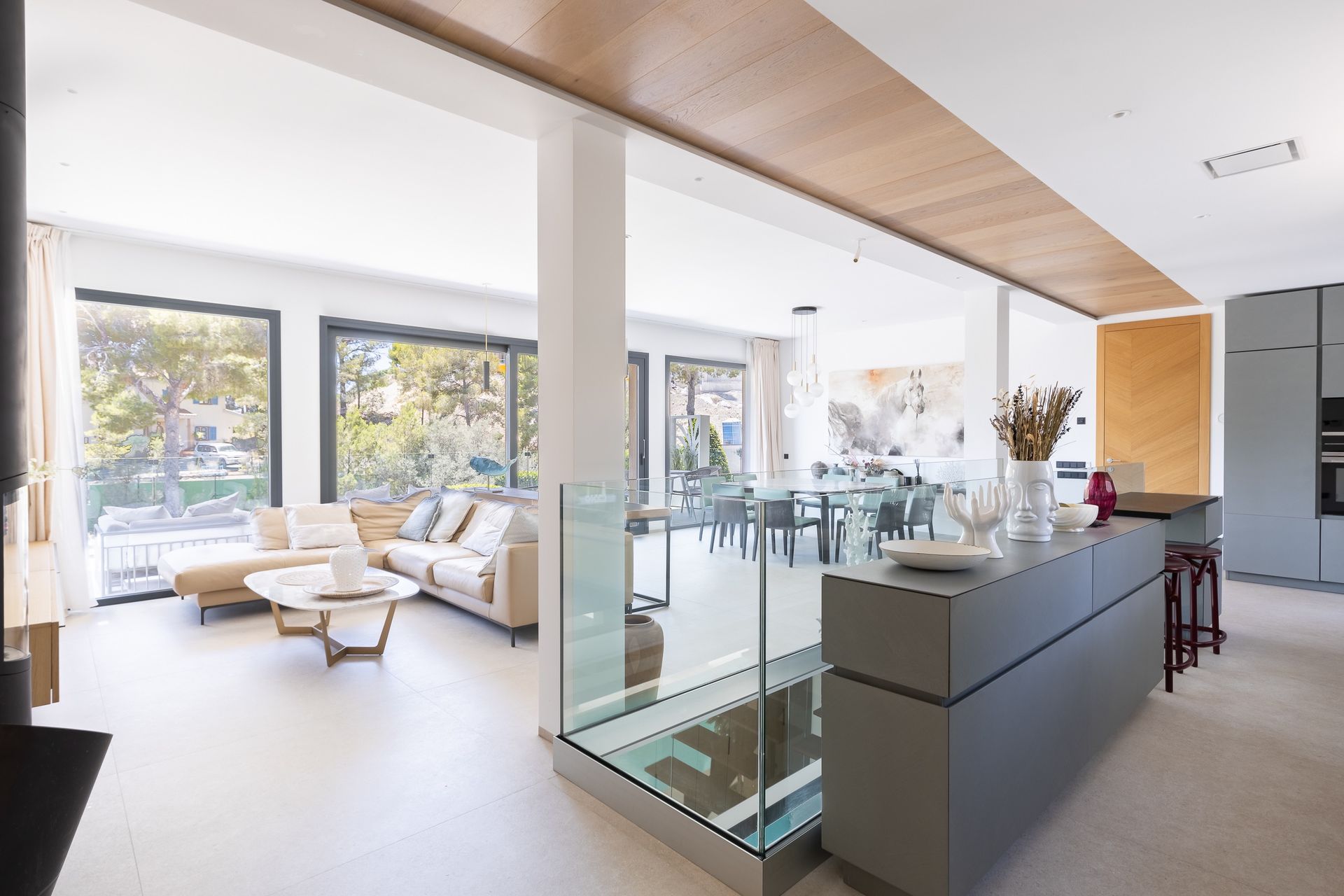 Luxury Villa with Separate Guest House for Sale in Camp de Mar