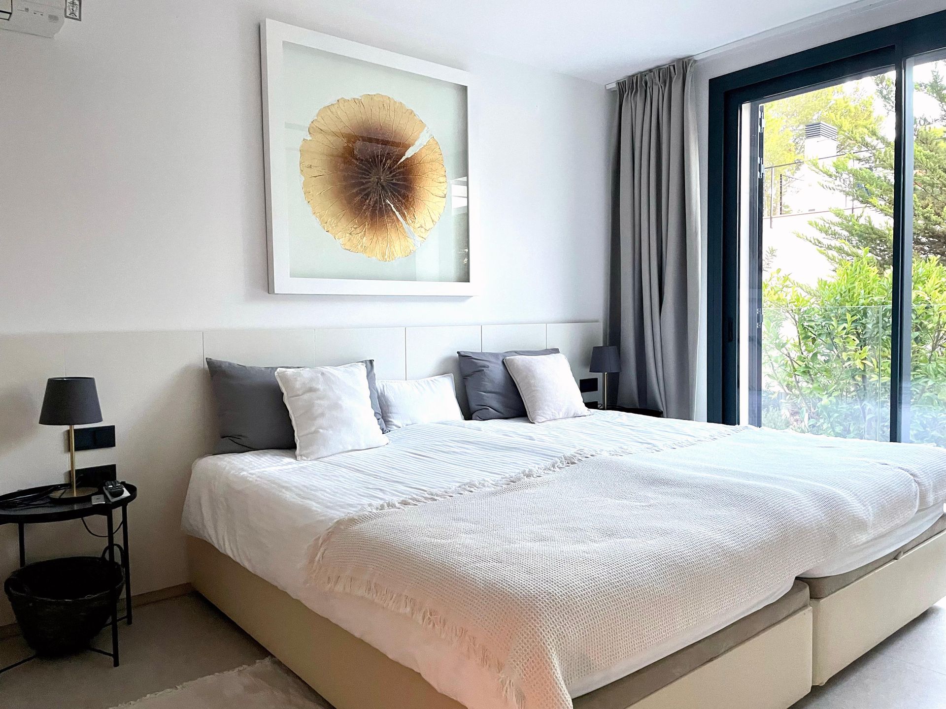 Luxury Villa with Separate Guest House for Sale in Camp de Mar