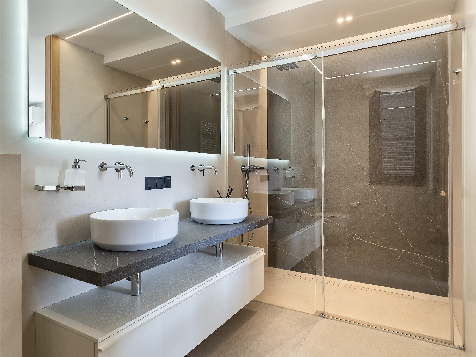 Luxury Villa with Separate Guest House for Sale in Camp de Mar