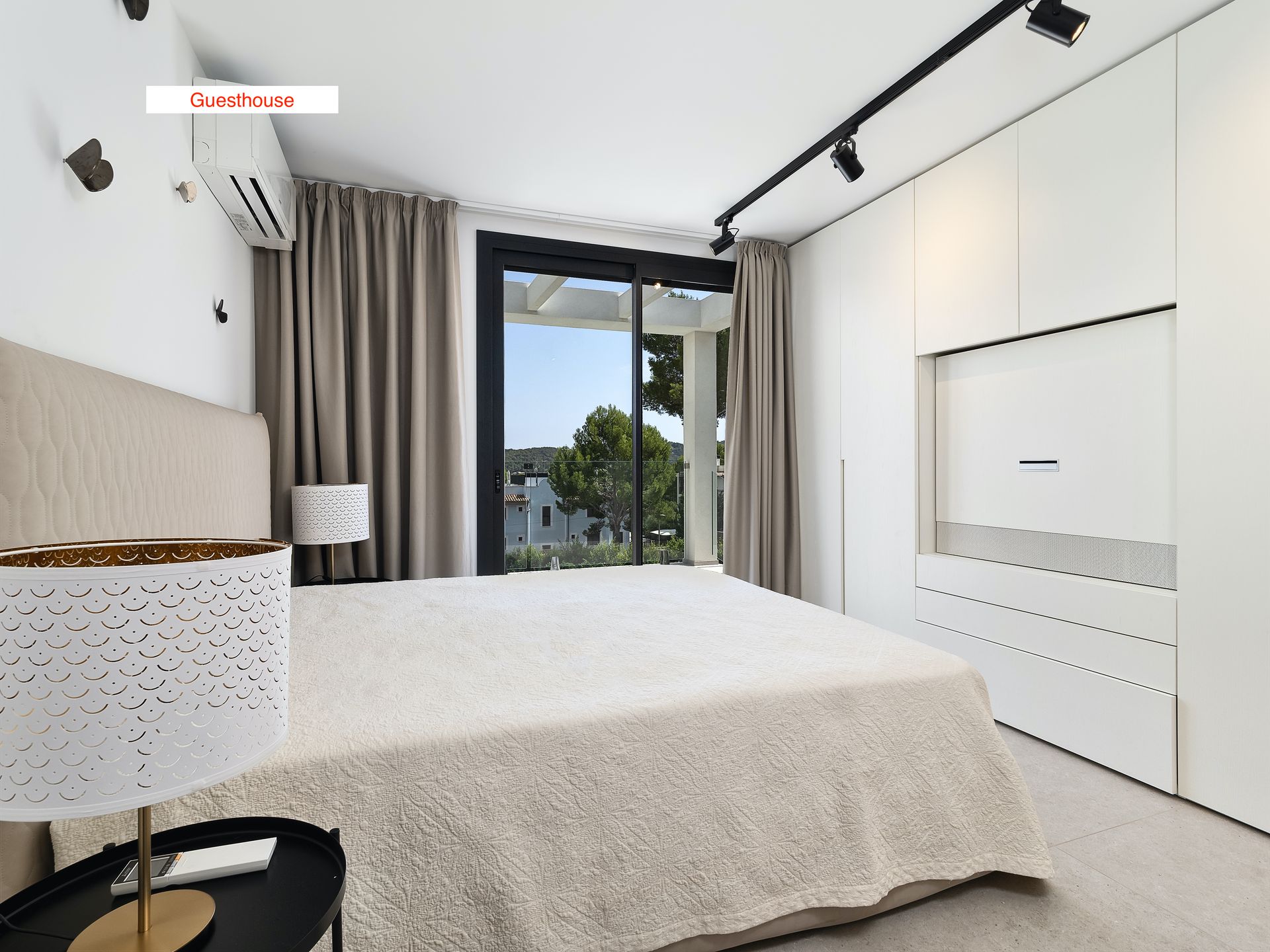 Luxury Villa with Separate Guest House for Sale in Camp de Mar