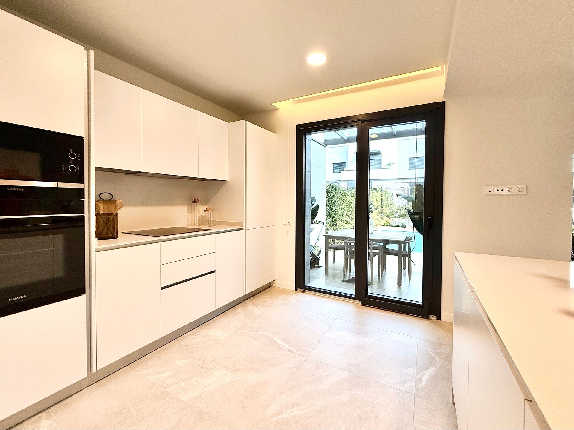 Modern Townhouse for sale in Palma, only 400 m from the Beach