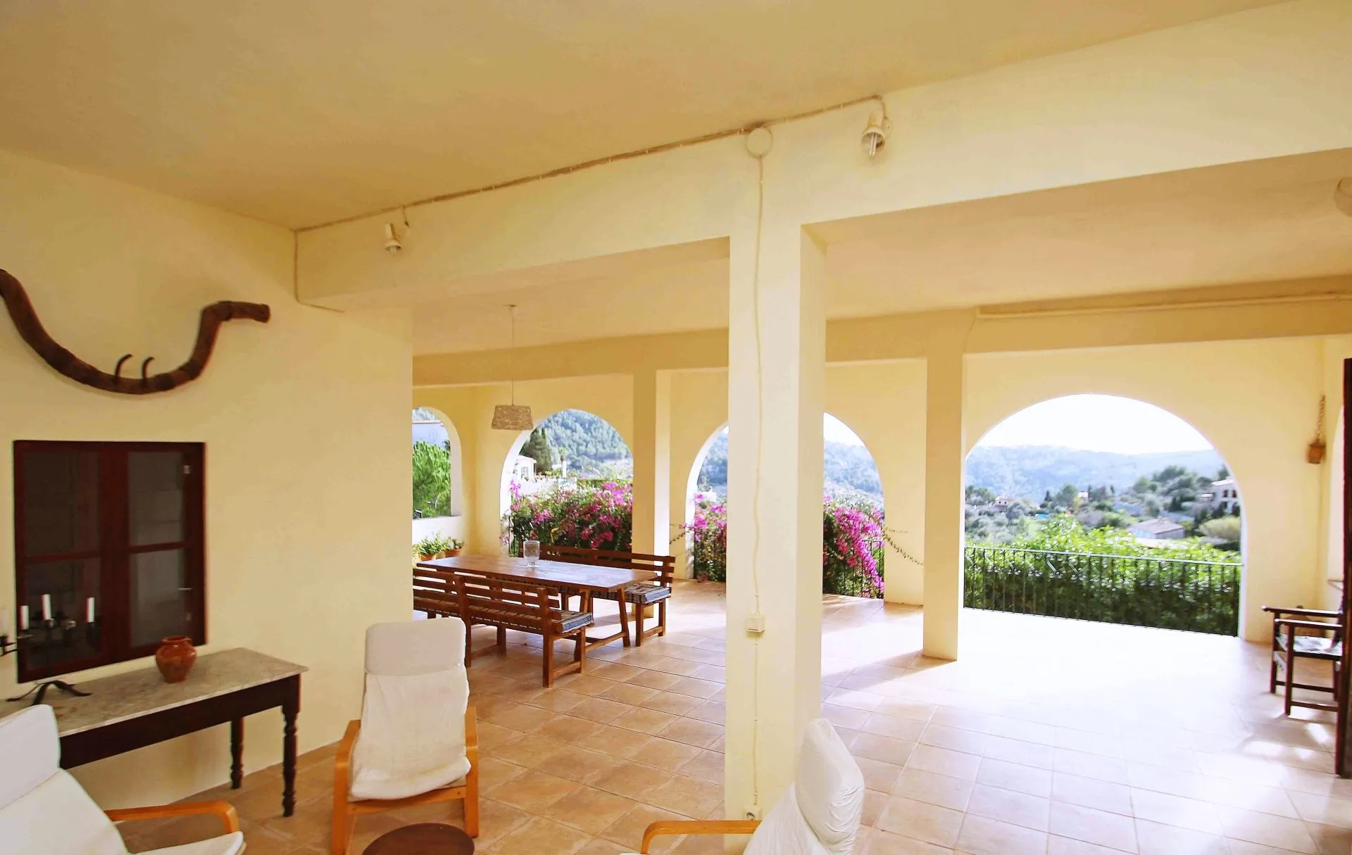 Villa with Holiday Rental License for Sale in Galilea
