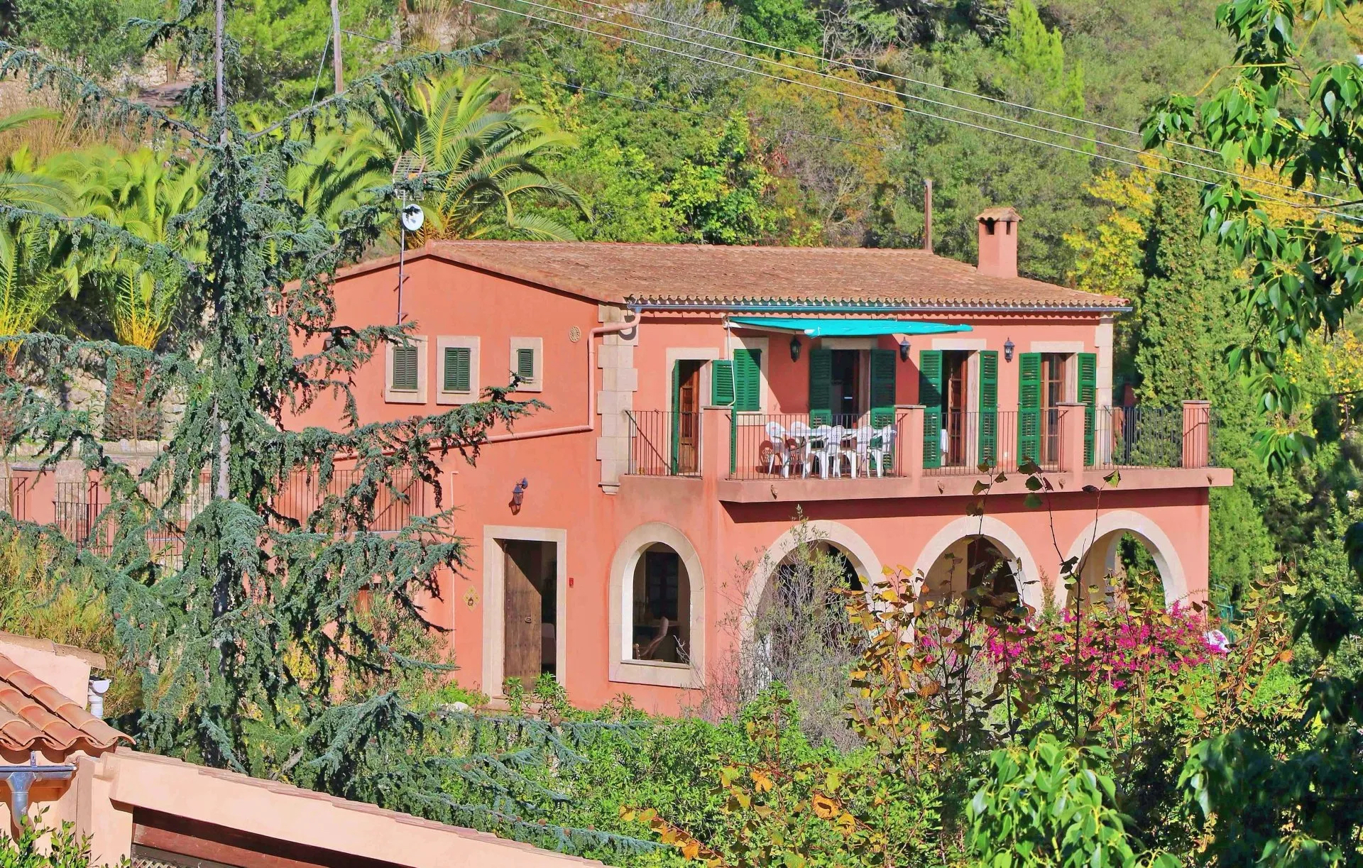 Villa with Holiday Rental License for Sale in Galilea