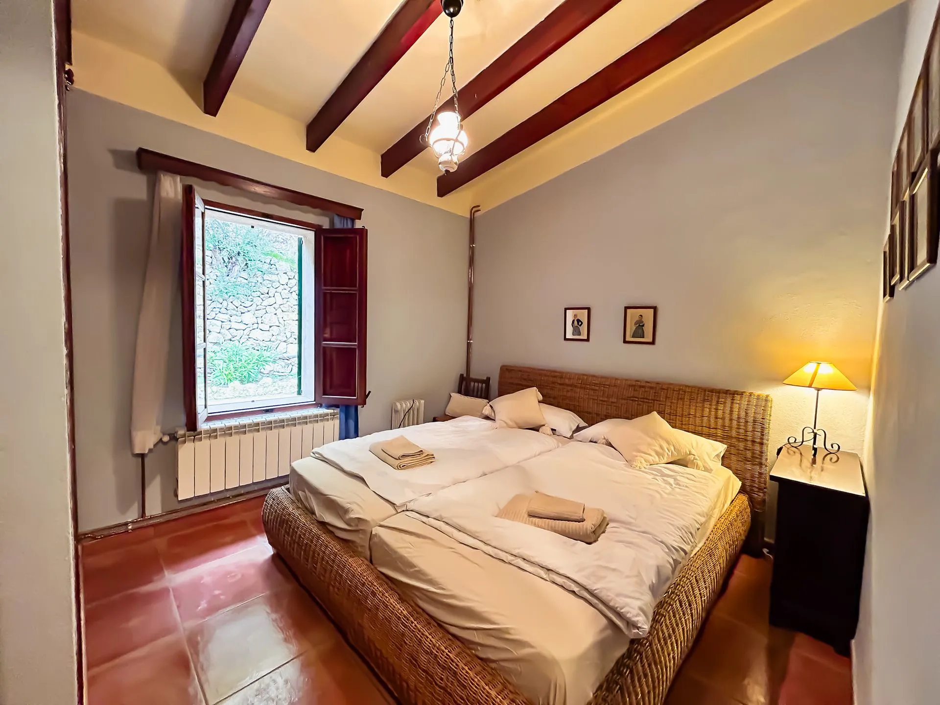 Villa with Holiday Rental License for Sale in Galilea