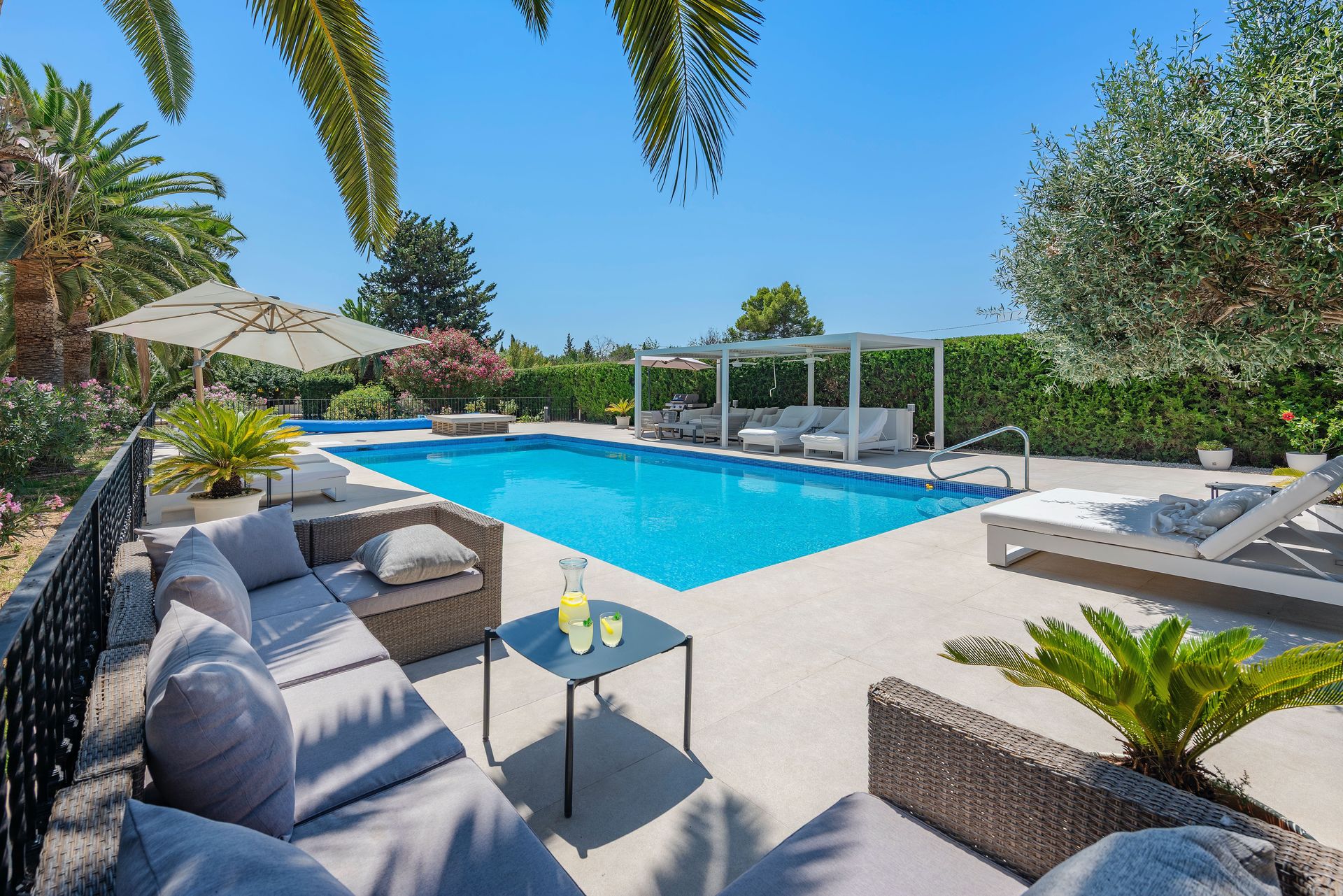 Elegant Country House with Guesthouses for Sale near Binissalem