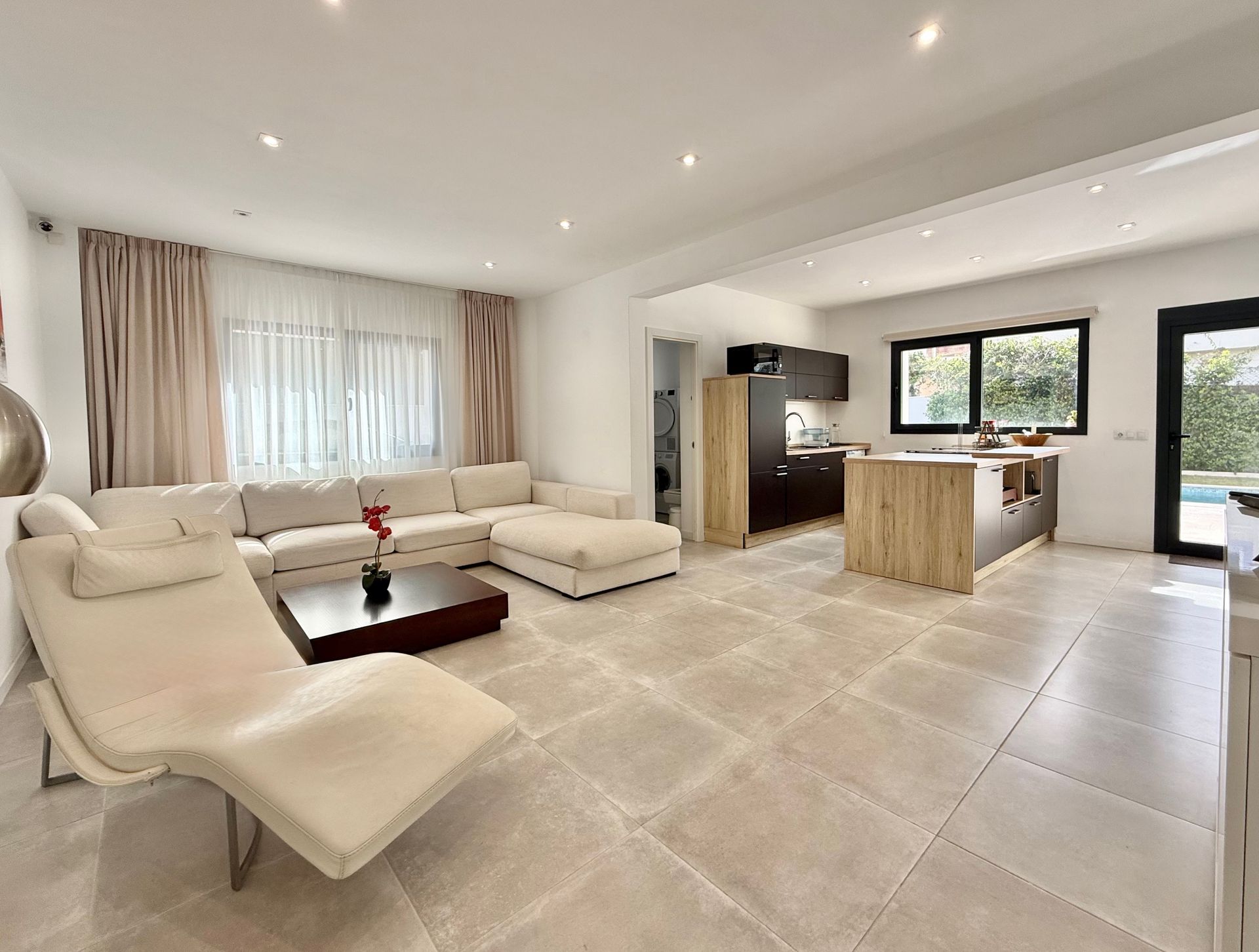 Modern Villa to Rent in Santa Ponsa