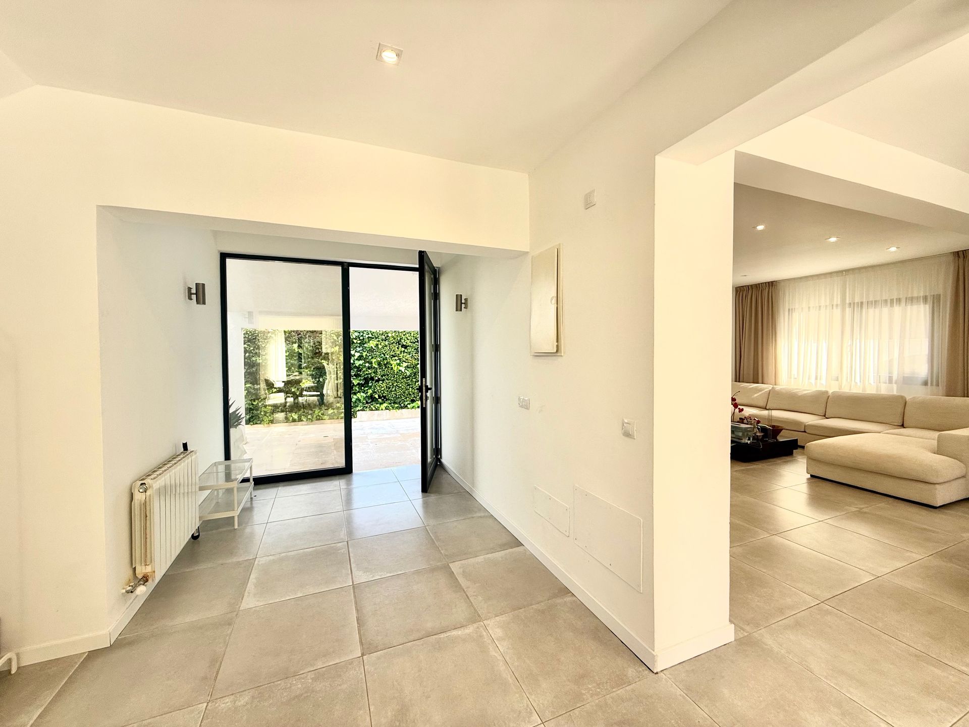 Modern Villa to Rent in Santa Ponsa