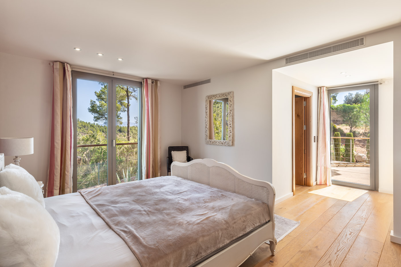 Elegant Luxury Villa for Sale in Son Vida