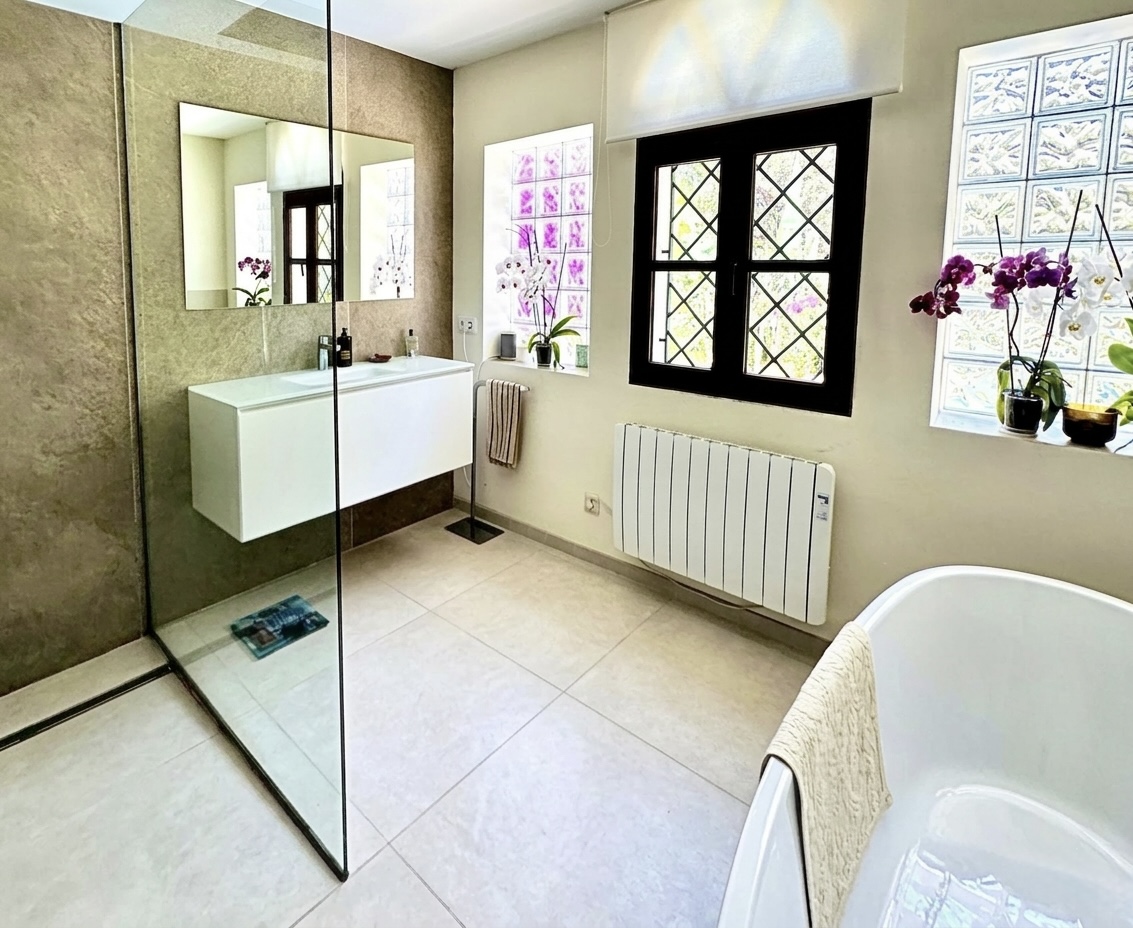 Charming Bungalow Villa for Sale in Santa Ponsa