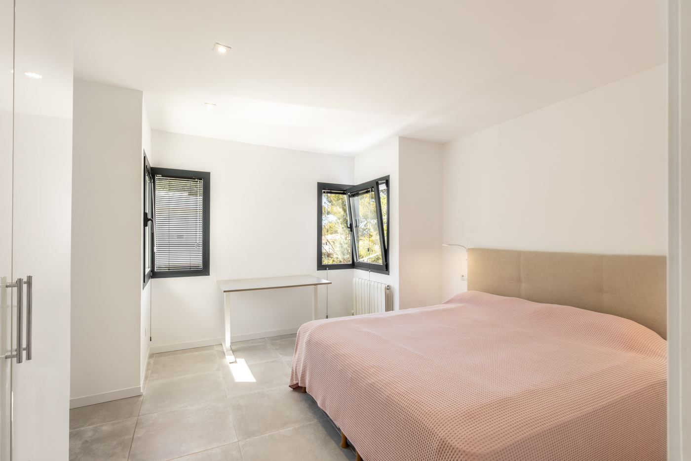 Modern Villa for Sale in Santa Ponsa