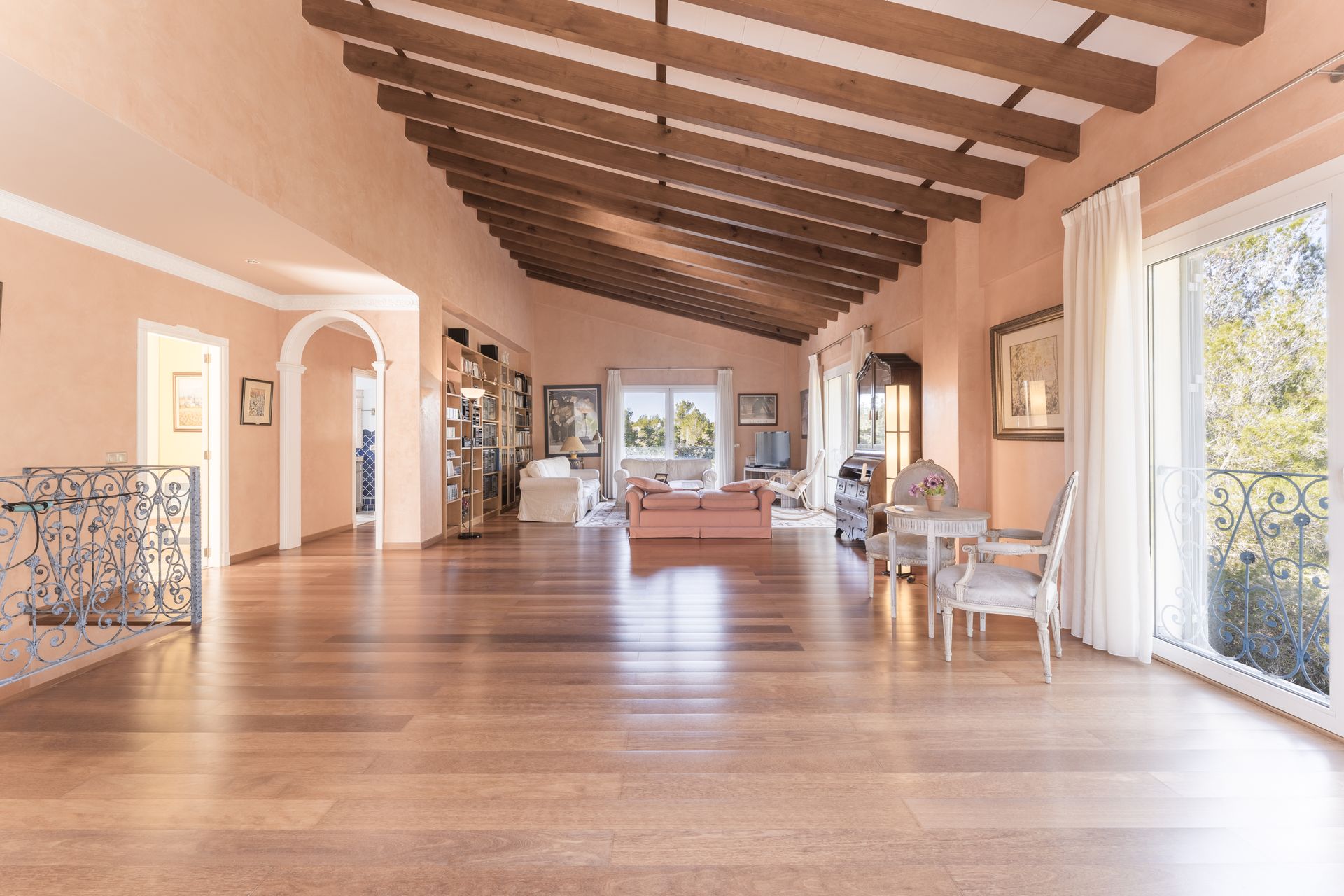 Spacious Mediterranean Villa for Sale in Santa Ponsa