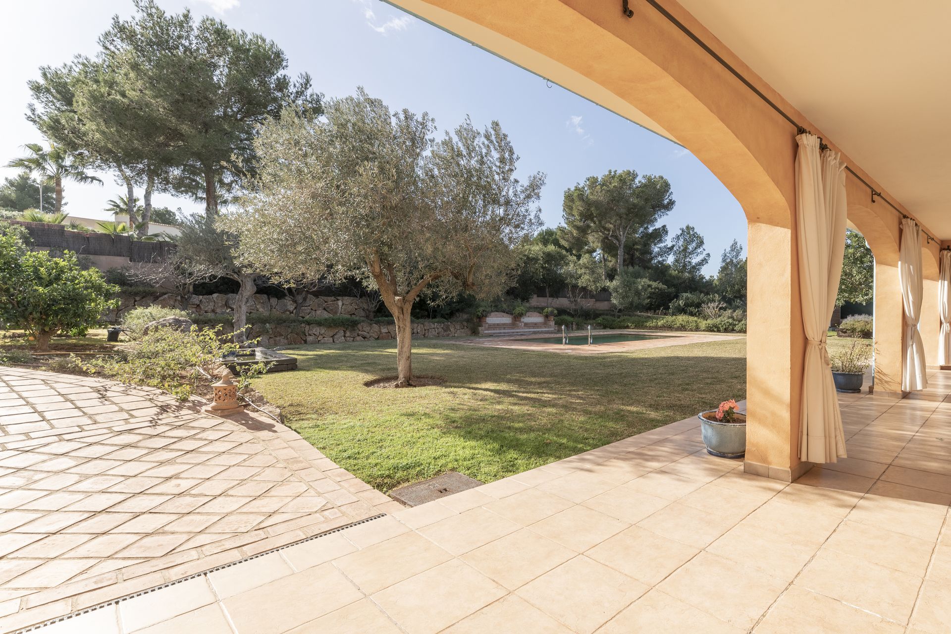 Spacious Mediterranean Villa for Sale in Santa Ponsa