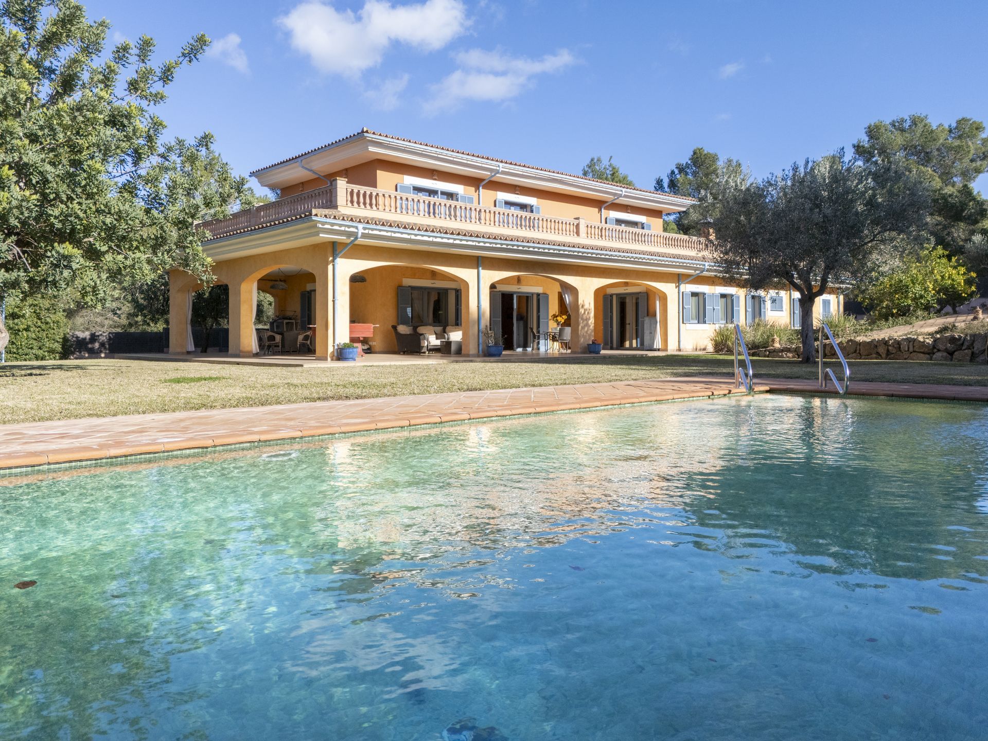 Spacious Mediterranean Villa for Sale in Santa Ponsa