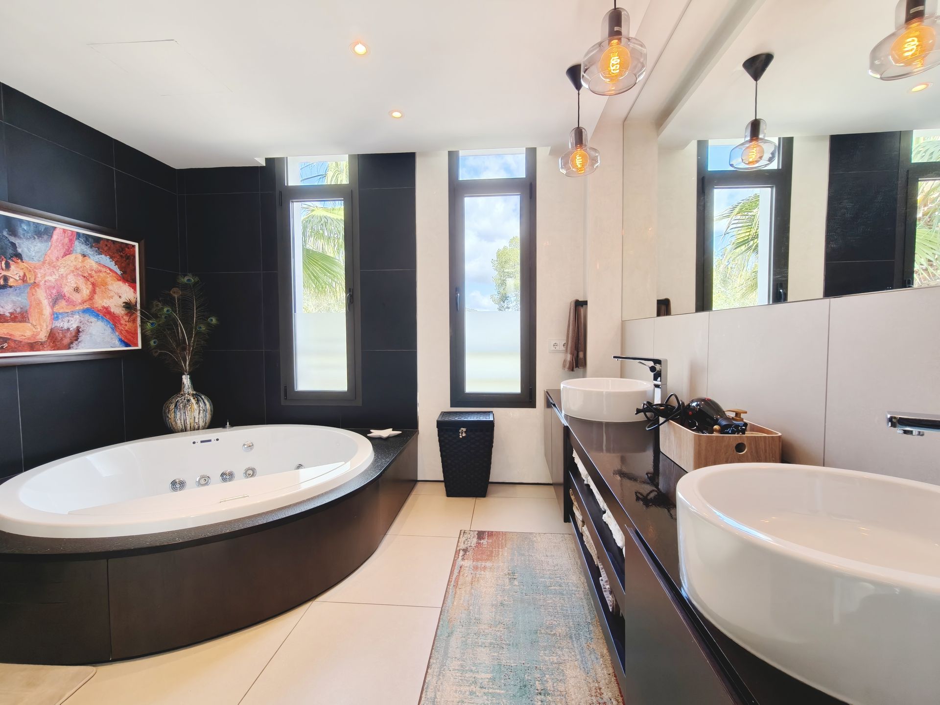 Villa moderna con vistas al mar en venta en Bendinat.