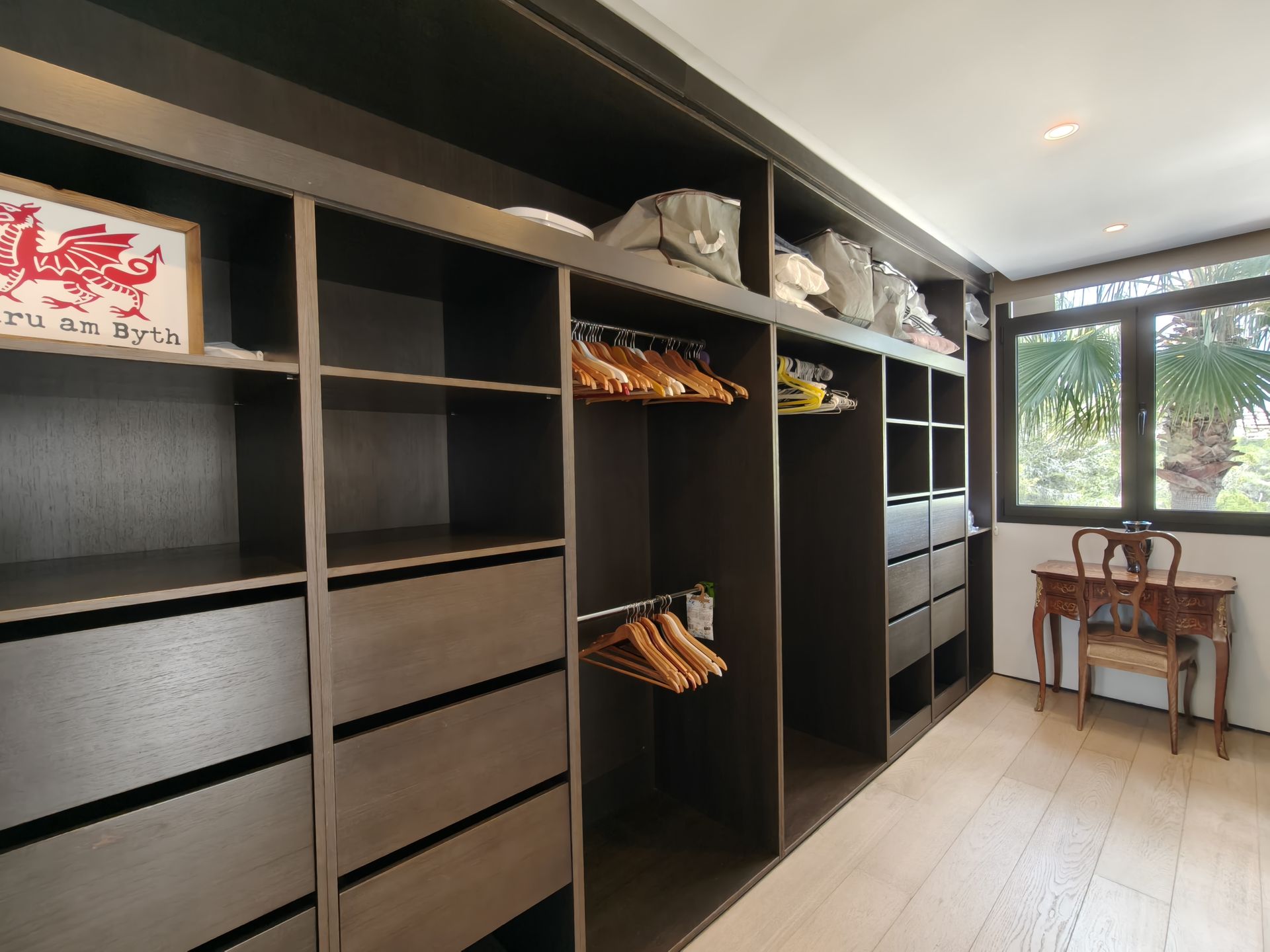 Villa moderna con vistas al mar en venta en Bendinat.