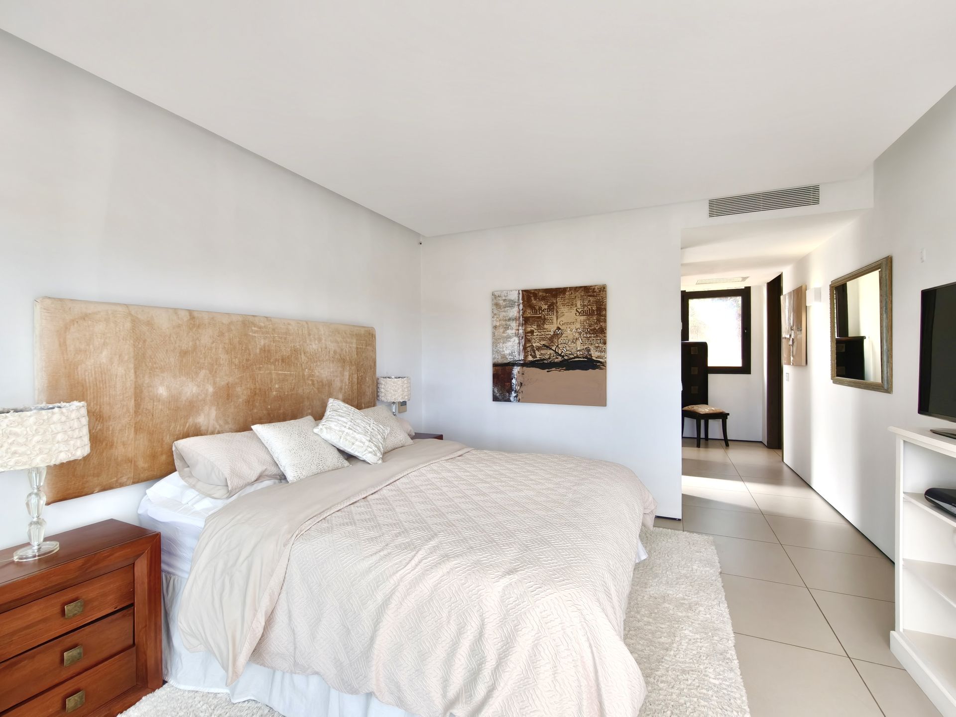 Villa moderna con vistas al mar en venta en Bendinat.