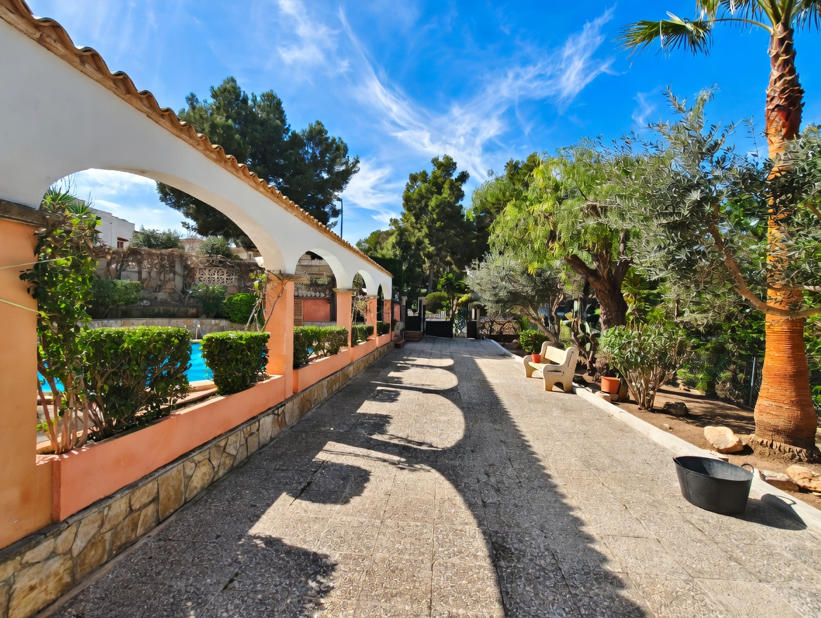 House with Pool for Sale in Santa Ponsa