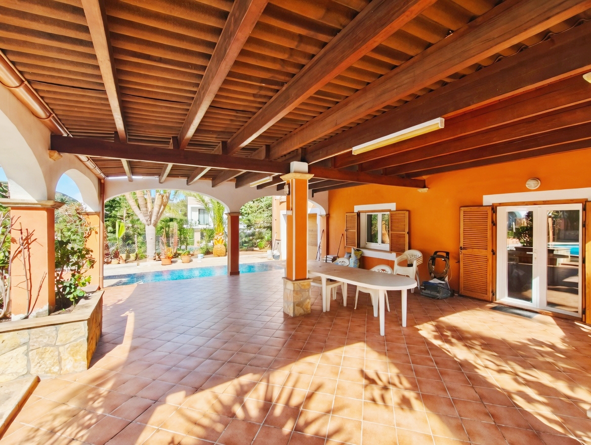 House with Pool for Sale in Santa Ponsa