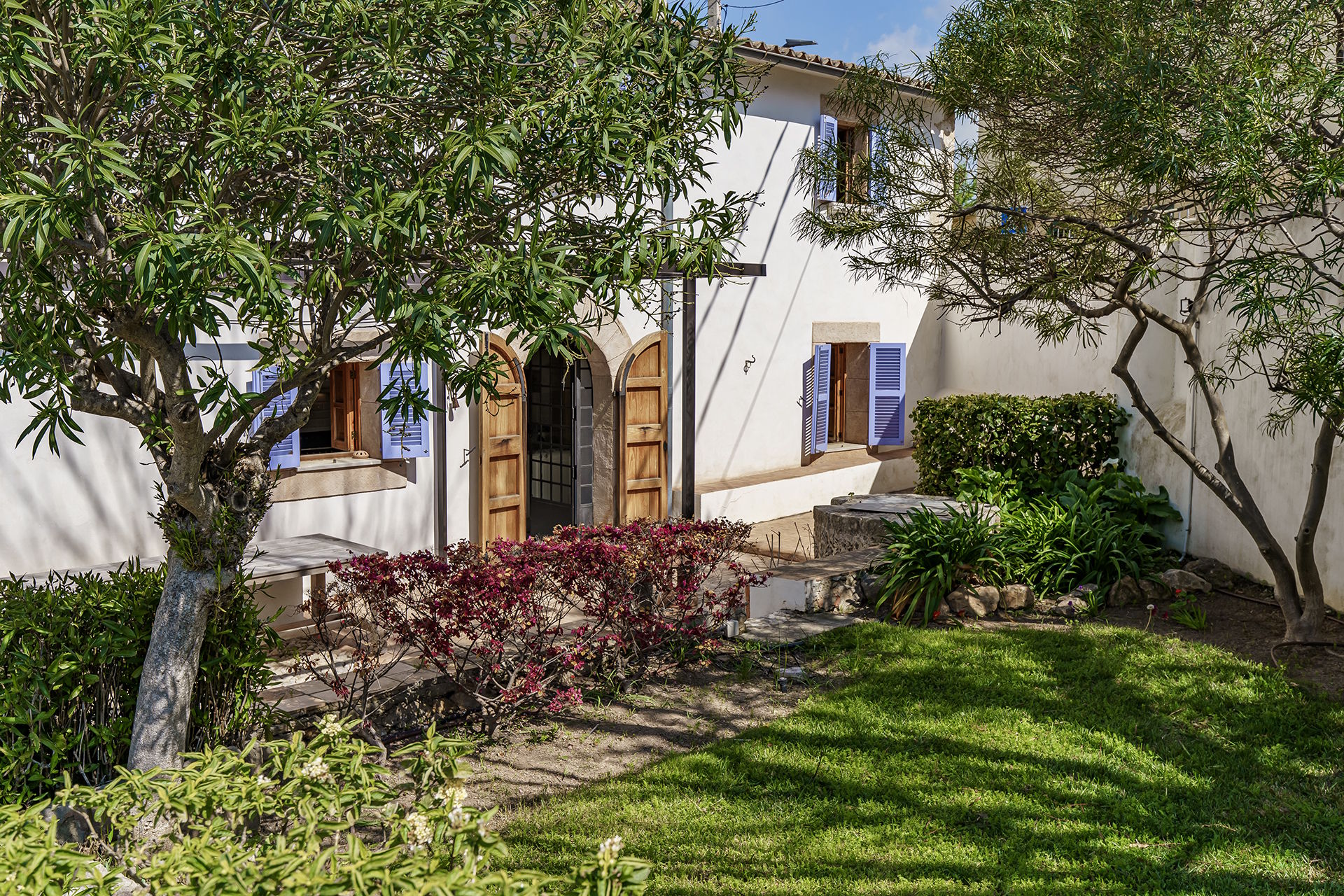 Historic Real Estate with Guest Apartment for Sale in luxury Area of Palma