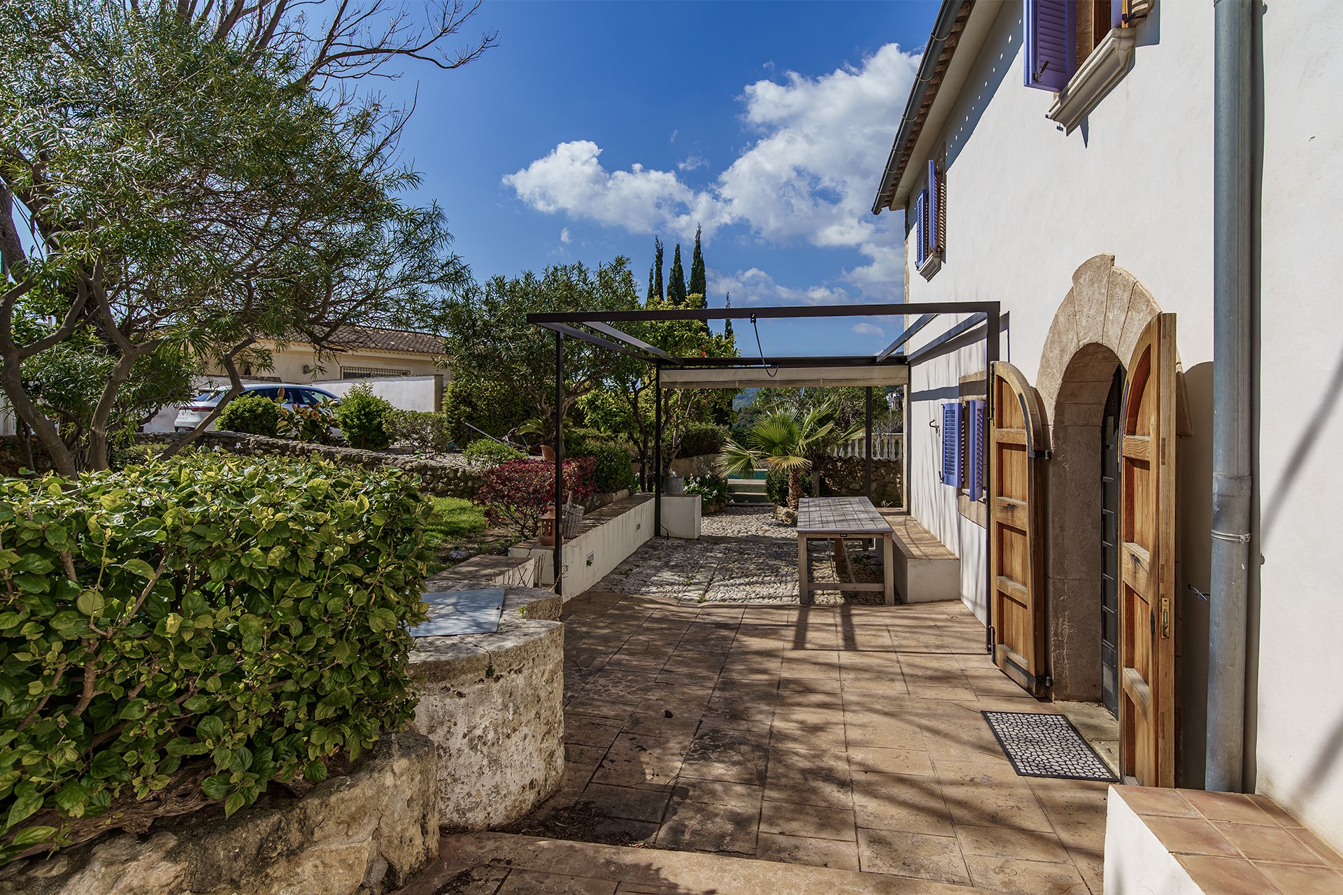 Historic Real Estate with Guest Apartment for Sale in luxury Area of Palma