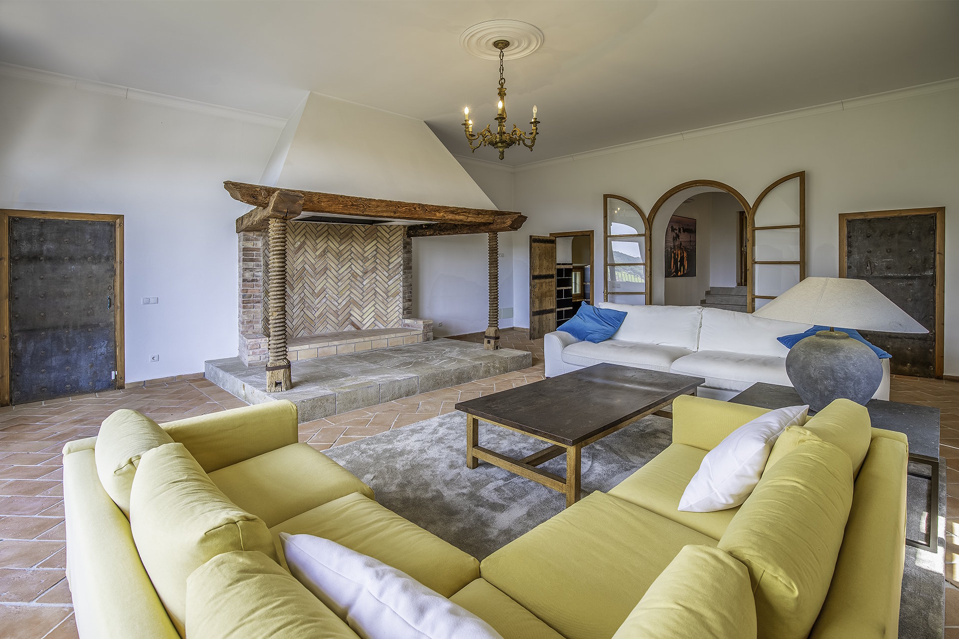 Historic Real Estate with Guest Apartment for Sale in luxury Area of Palma