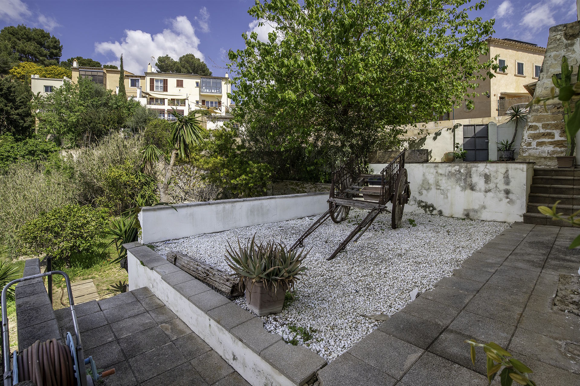 Historic Real Estate with Guest Apartment for Sale in luxury Area of Palma