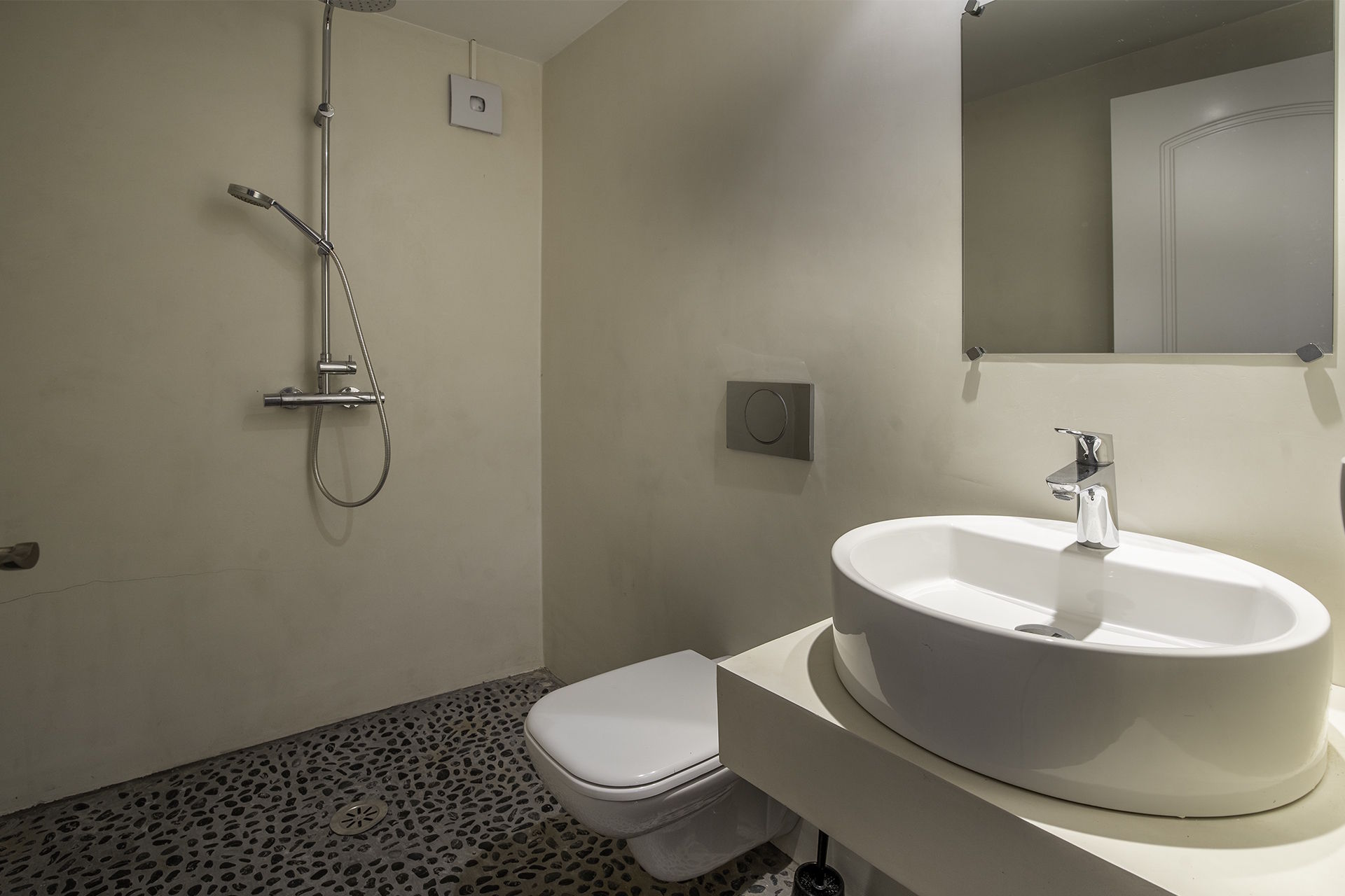 Historic Real Estate with Guest Apartment for Sale in luxury Area of Palma