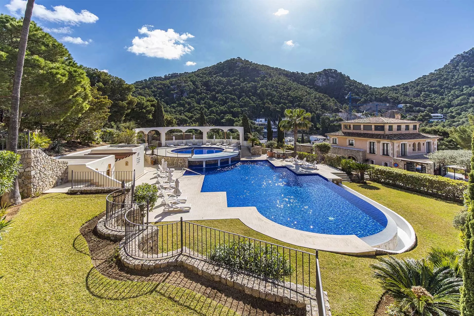 Generous Penthouse for Sale in Port Andratx with Sea Views