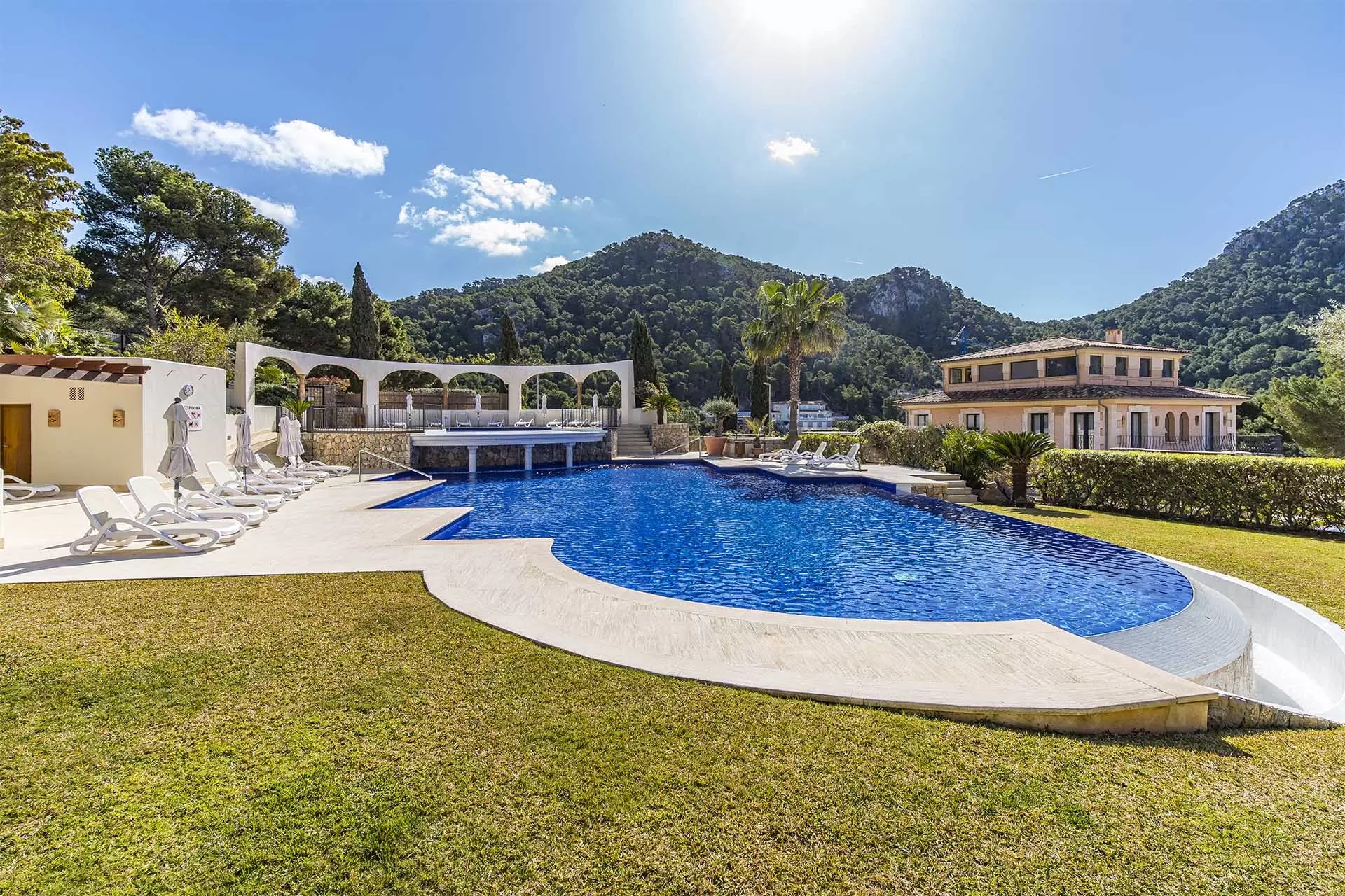 Generous Penthouse for Sale in Port Andratx with Sea Views