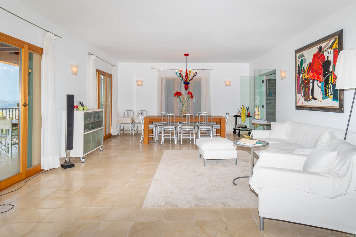 Villa with Sea View for Sale in Calvia