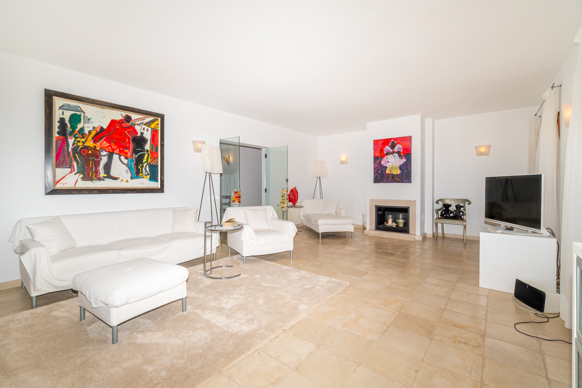 Villa with Sea View for Sale in Calvia