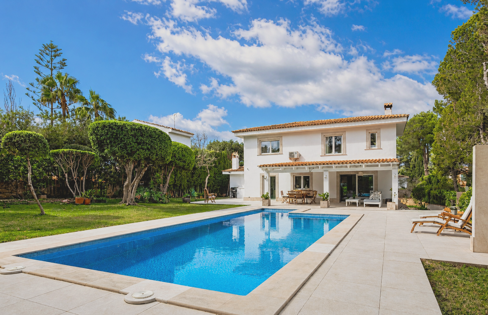 Lovely Villa with Holiday Licence for Sale in Santa Ponsa