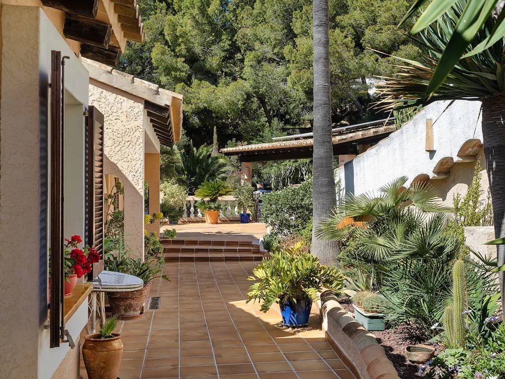 Lovely Villa with Sea View for Sale in Es Camp de Mar