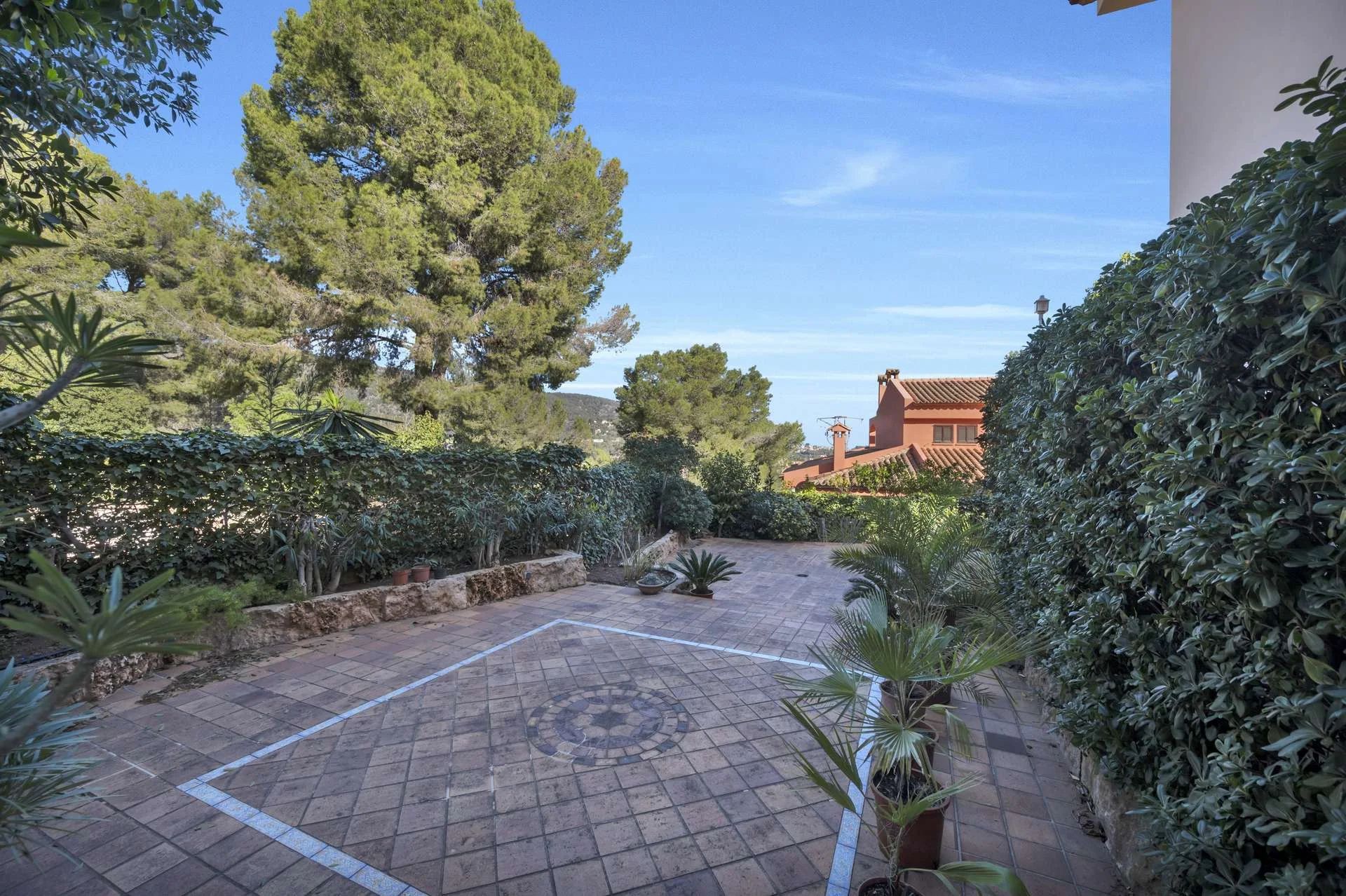 Mediterranean Villa for Sale in luxury Area of Cas Catala