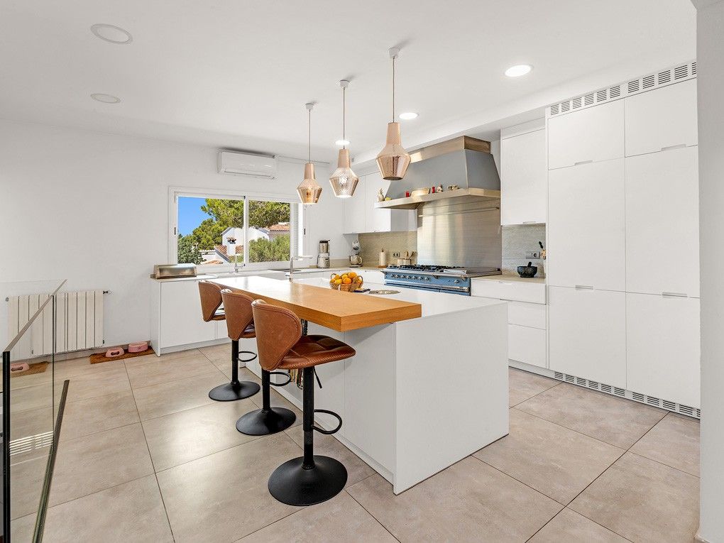 Villa for Sale in luxury Area of Santa Ponsa